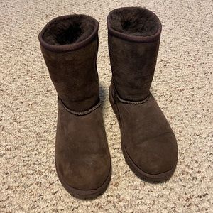 kids uggs (brown)